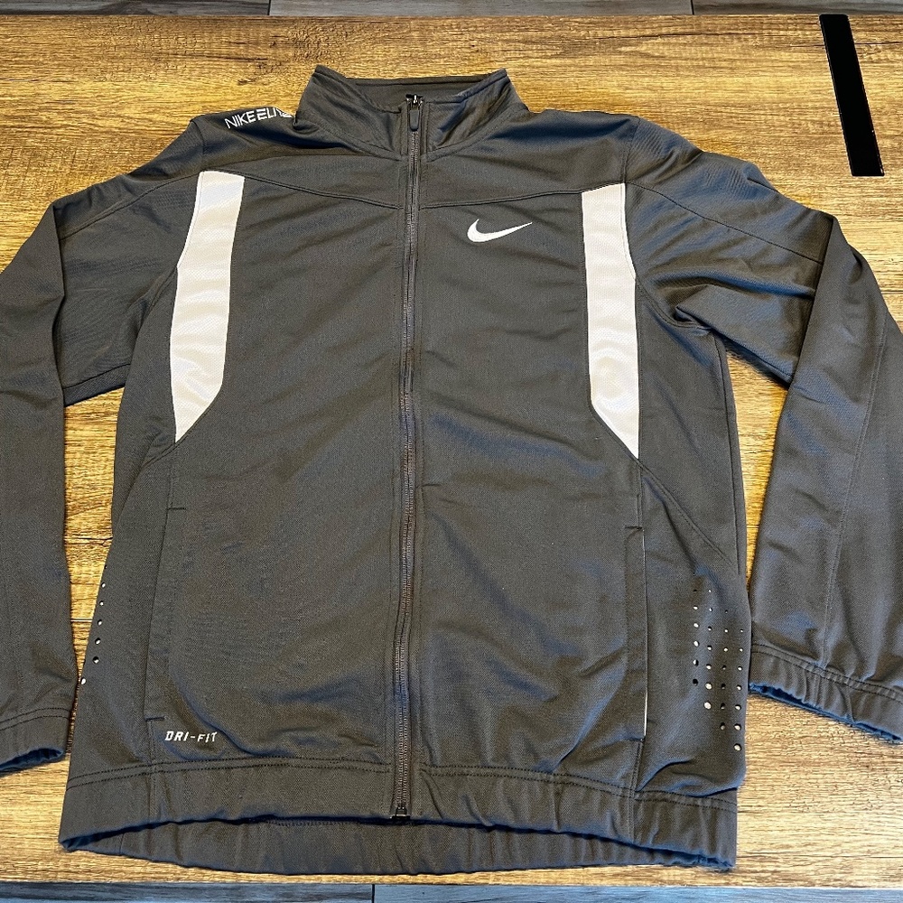 Nike Elite, Dri-fit zip up jacket size large